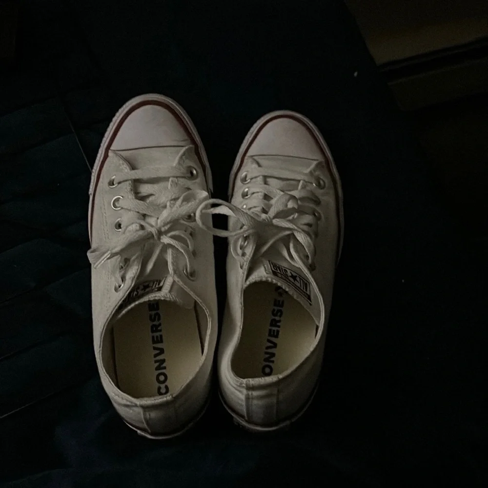 Converse - Picture 1 of 2